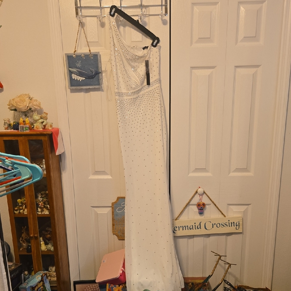 Symphony White One Shoulder Dress